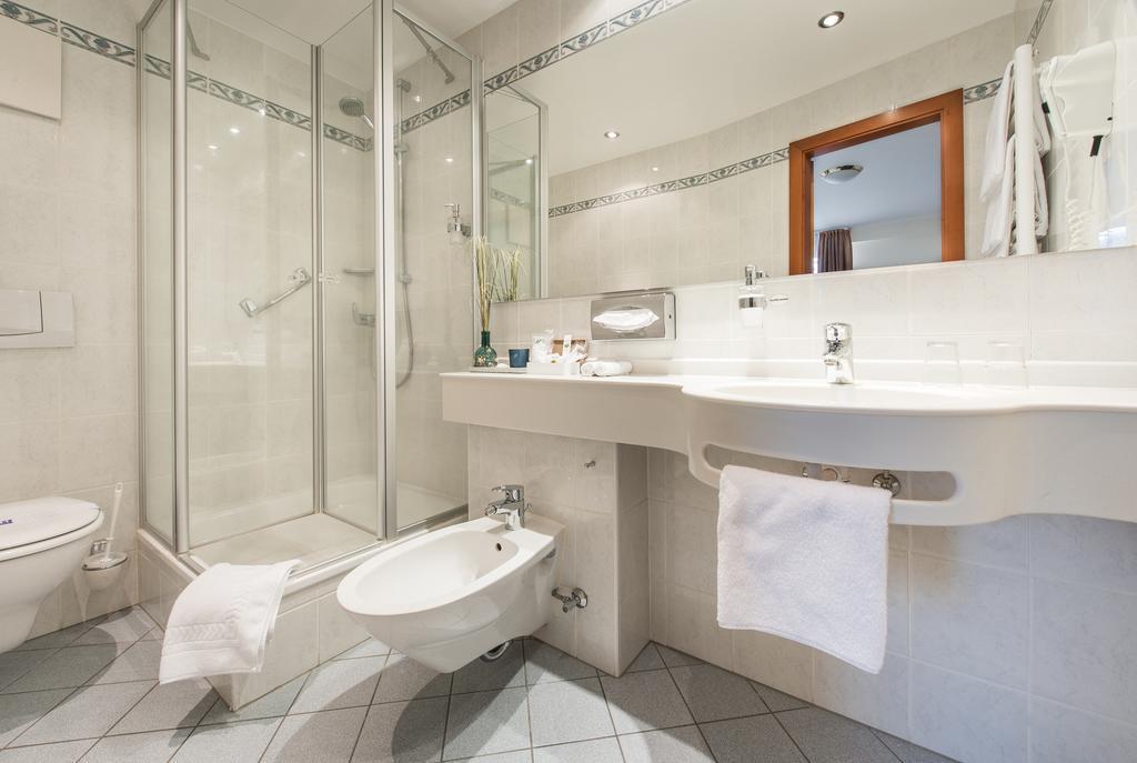 Akzent Hotel Koehler Гисен Экстерьер фото