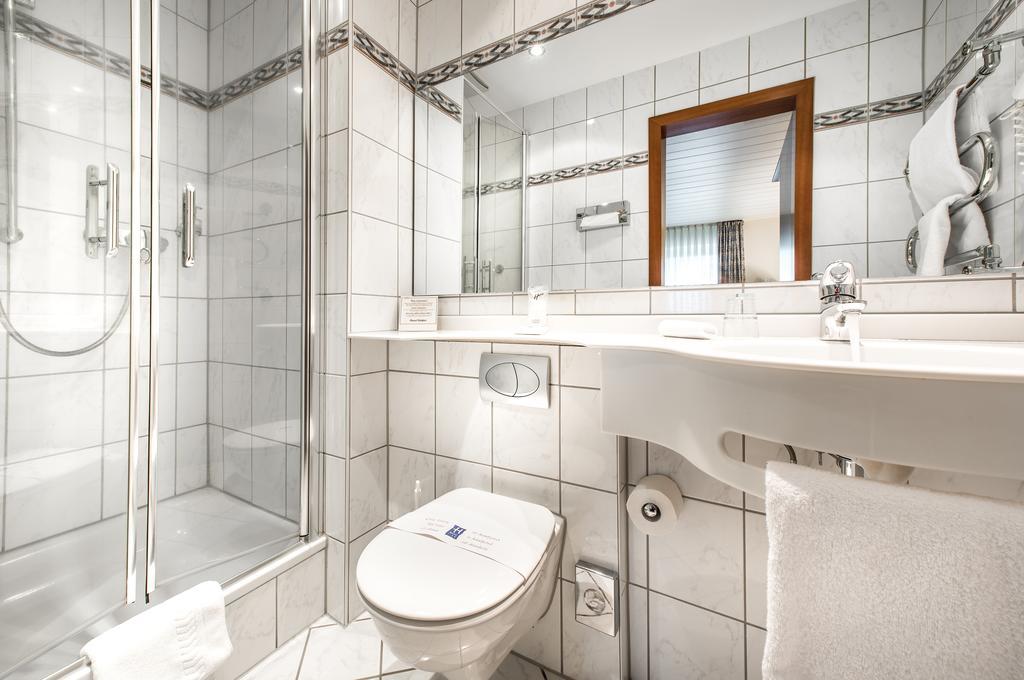 Akzent Hotel Koehler Гисен Экстерьер фото