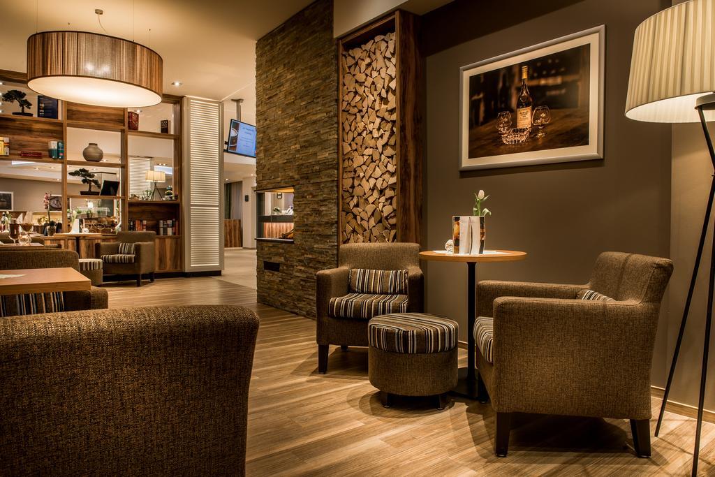 Akzent Hotel Koehler Гисен Экстерьер фото